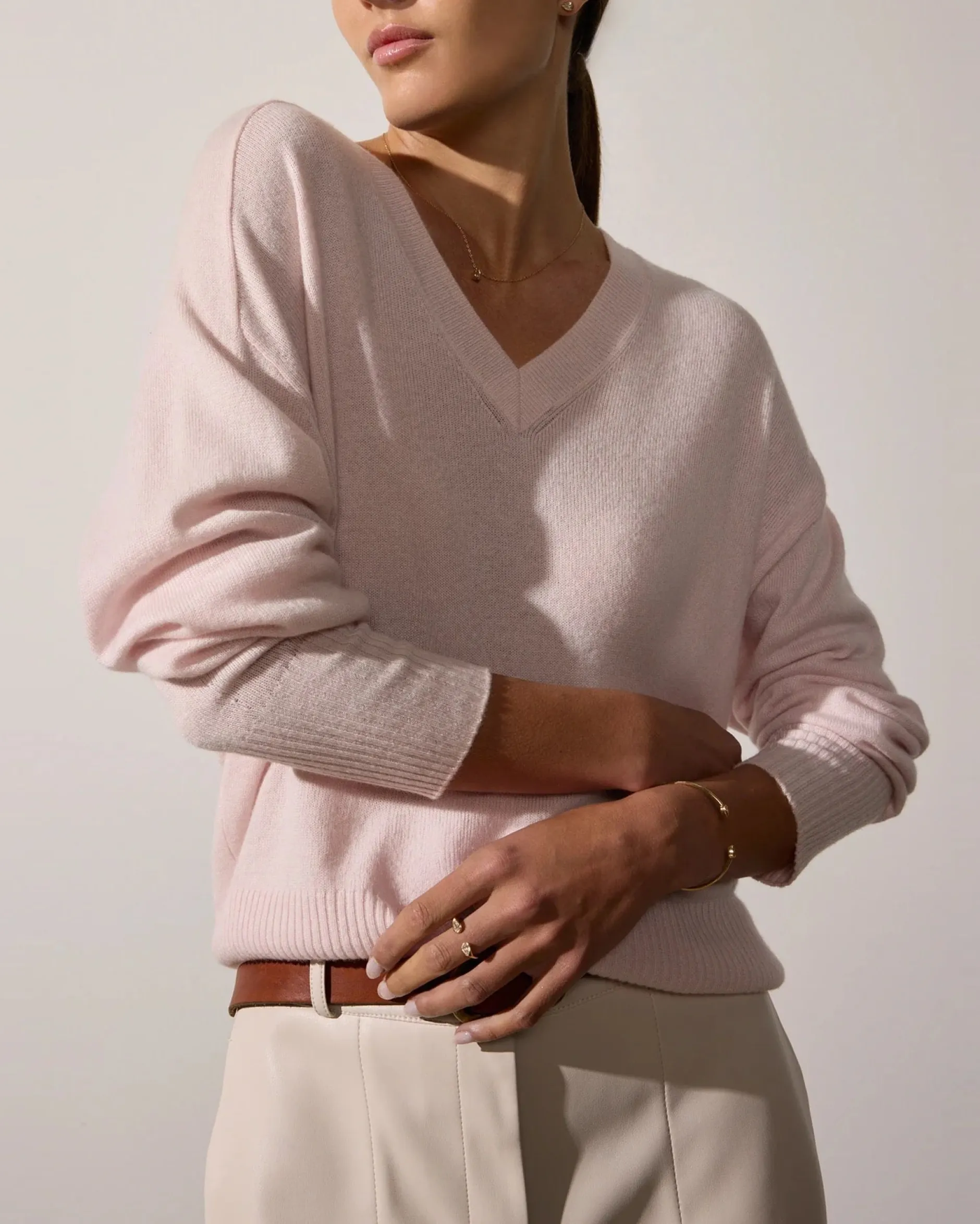 brochu_walker_leia_vee_sw_0.webp Sweaters | Brochu Walker Leia Vee Sweater Rose Quartz