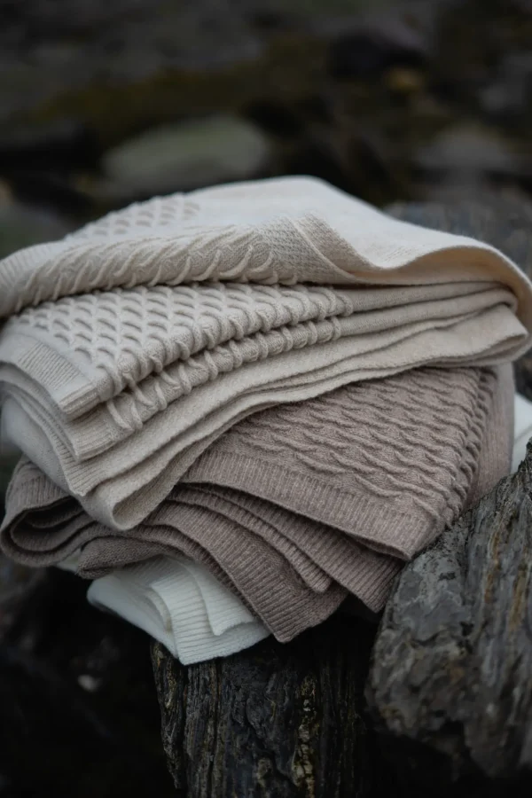 Throws | Evangeline Linen Scalloped Knit Throw Pearl