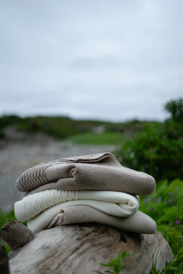 Throws | Evangeline Linen Scalloped Knit Throw Coffee