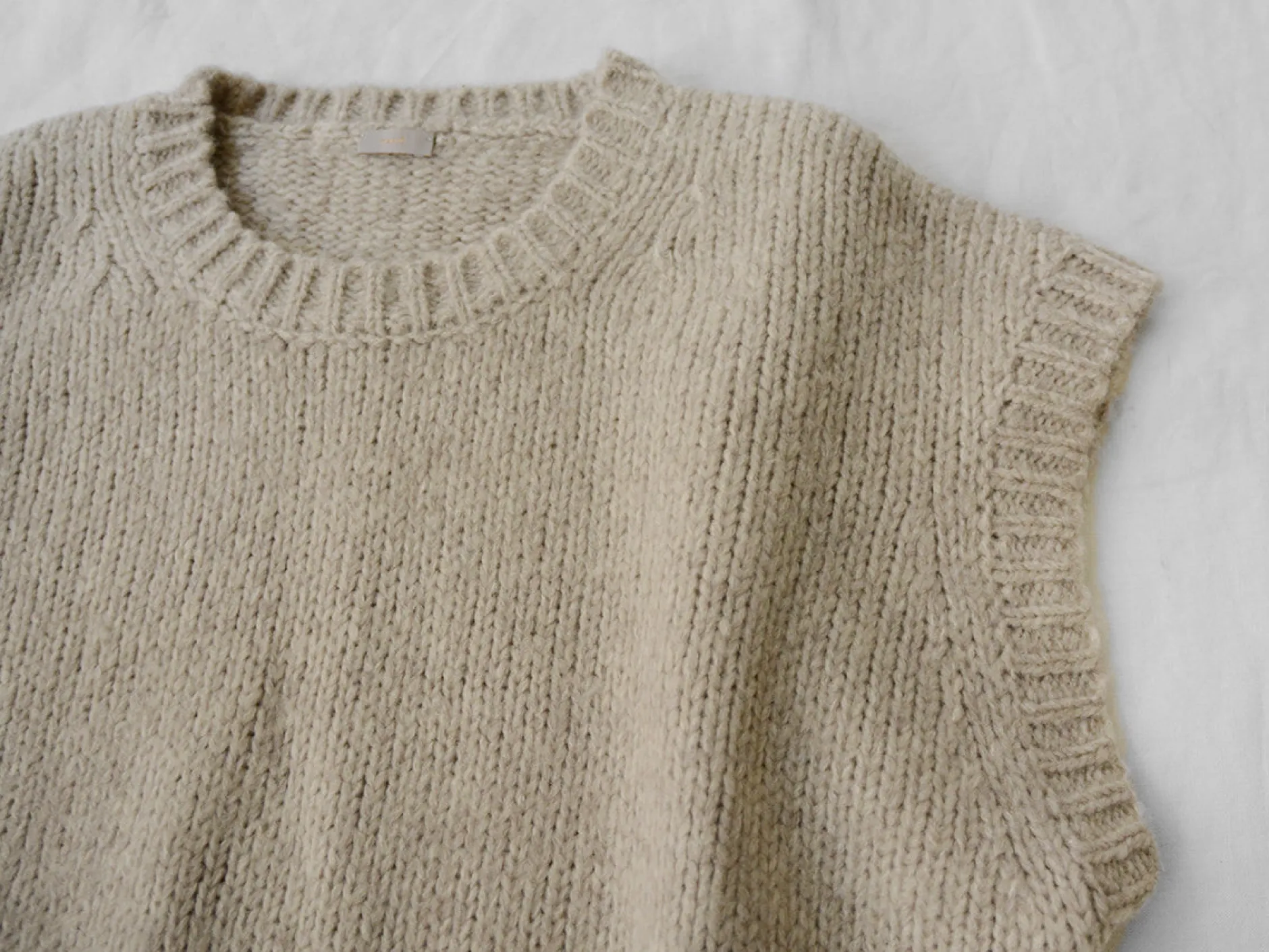 makie_oversized_vest_beig_1.webp Sweaters | Makie Oversized Vest Beige