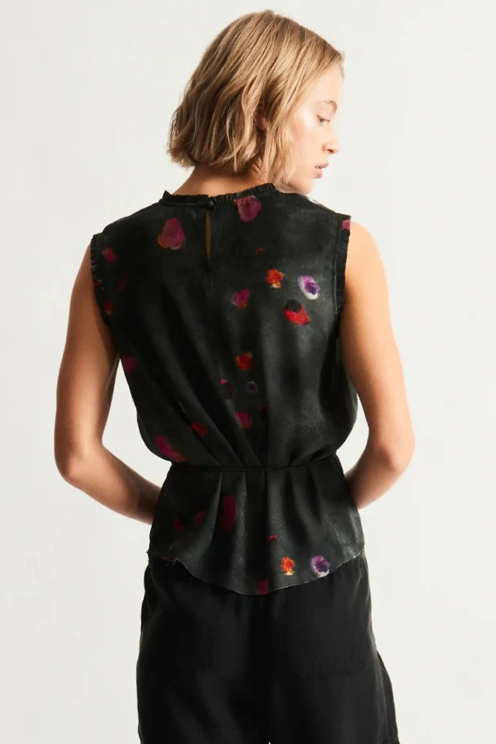 raquel_allegra_wilhelmina_4.webp Shirts + Tops | Raquel Allegra Wilhelmina Top Petal Black