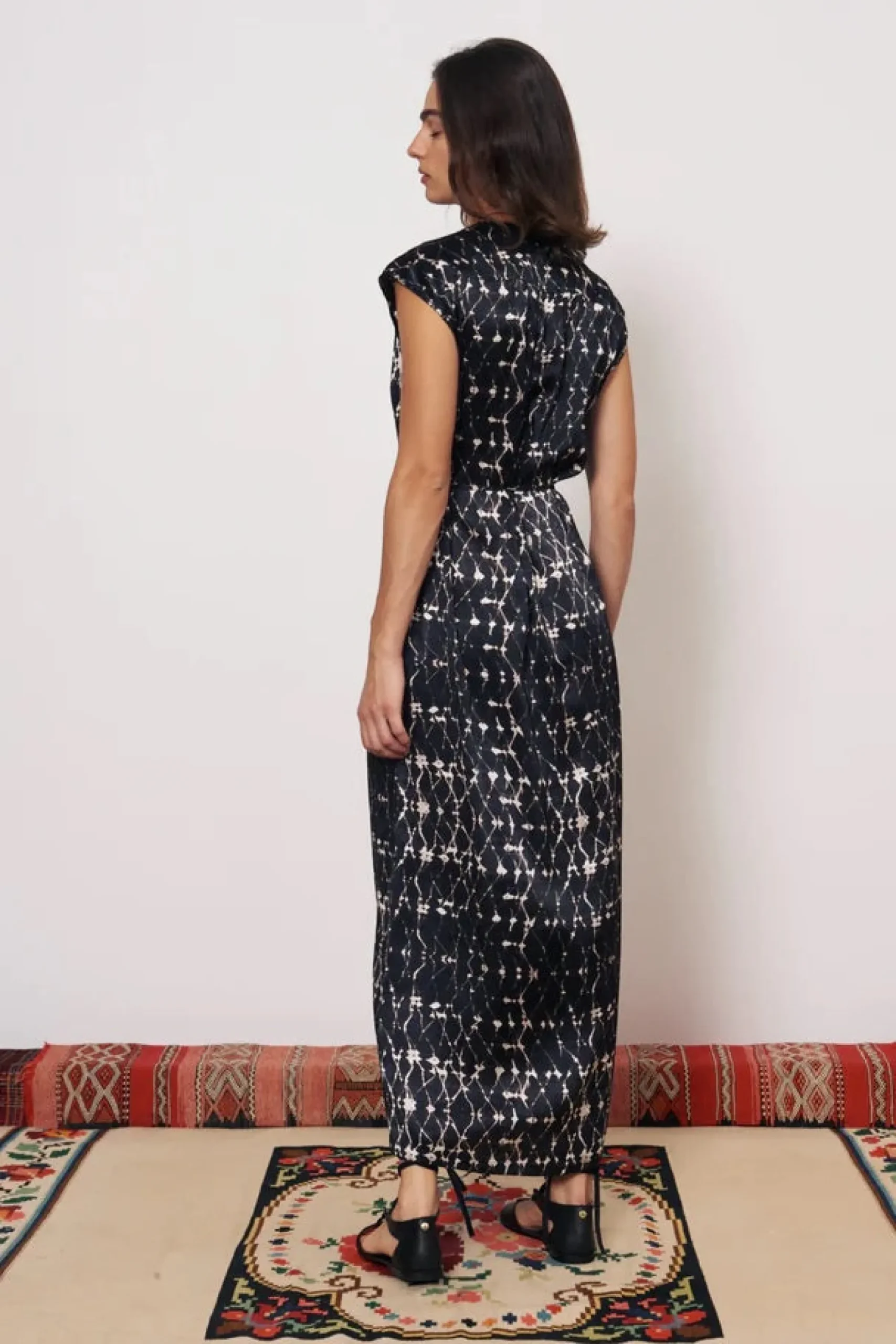 raquel_allegra_zaire_midi_3.webp Dresses | Raquel Allegra Zaire Midi Dress Charcoal