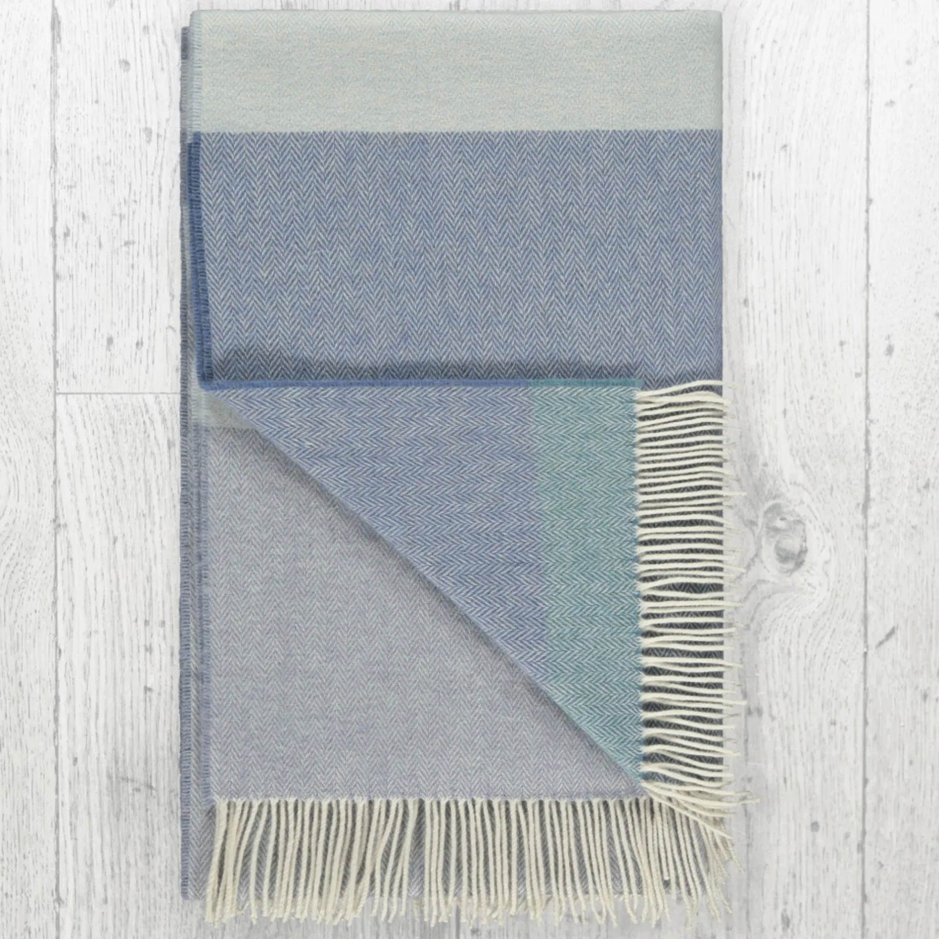 twig_lambswool_throw_0-4.webp Throws | Twig Lambswool Throw