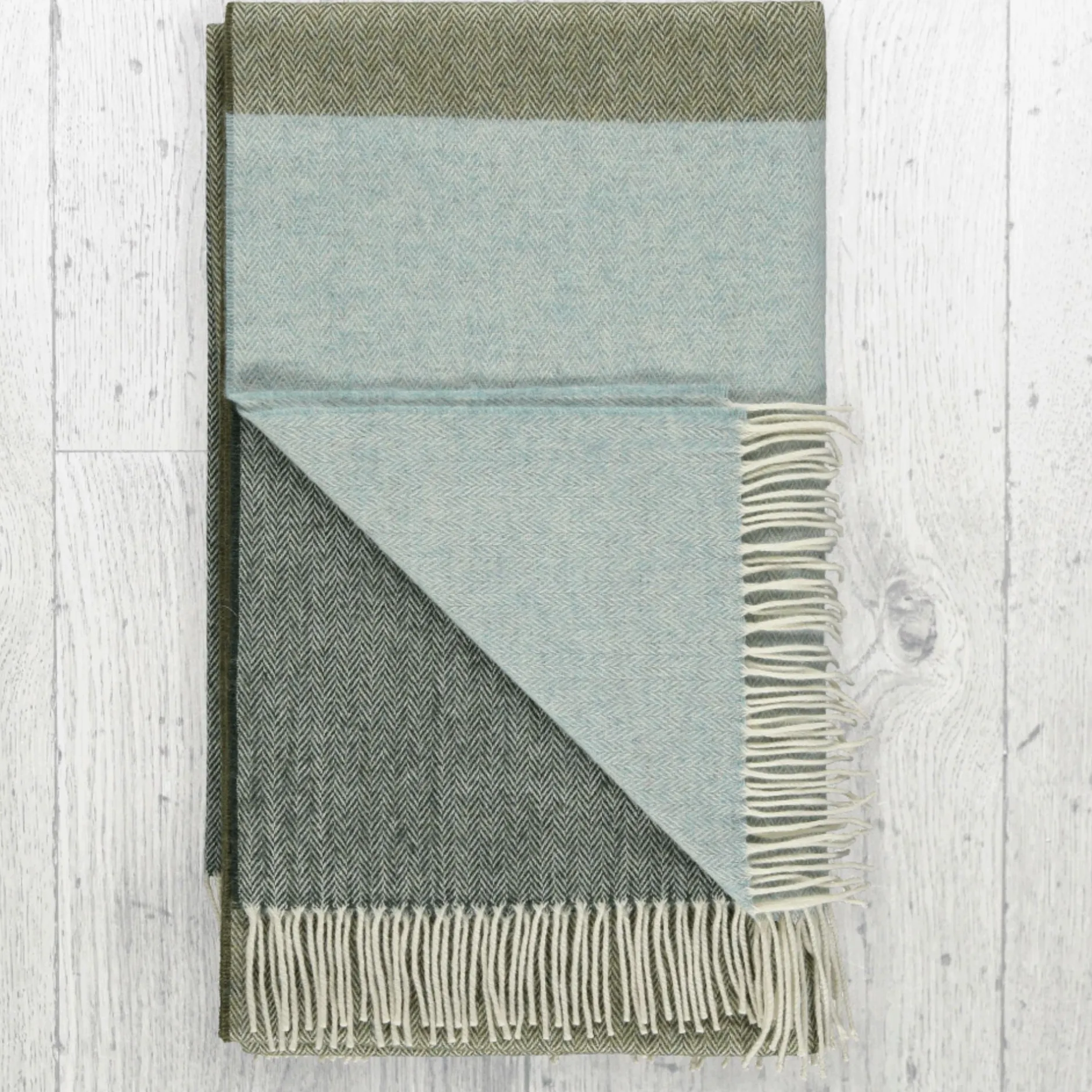 twig_lambswool_throw_1-1.webp Throws | Twig Lambswool Throw