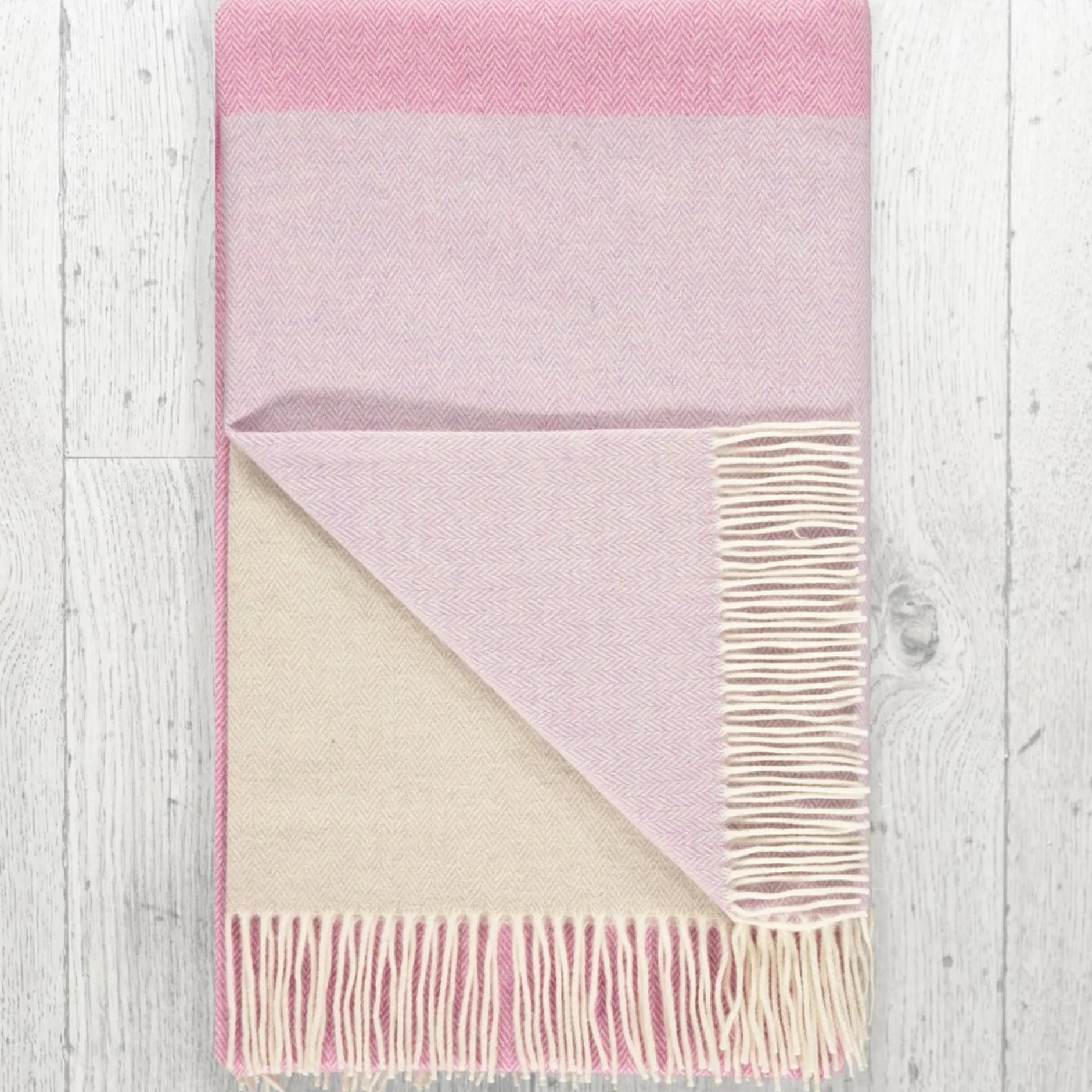 twig_lambswool_throw_4-1.webp Throws | Twig Lambswool Throw