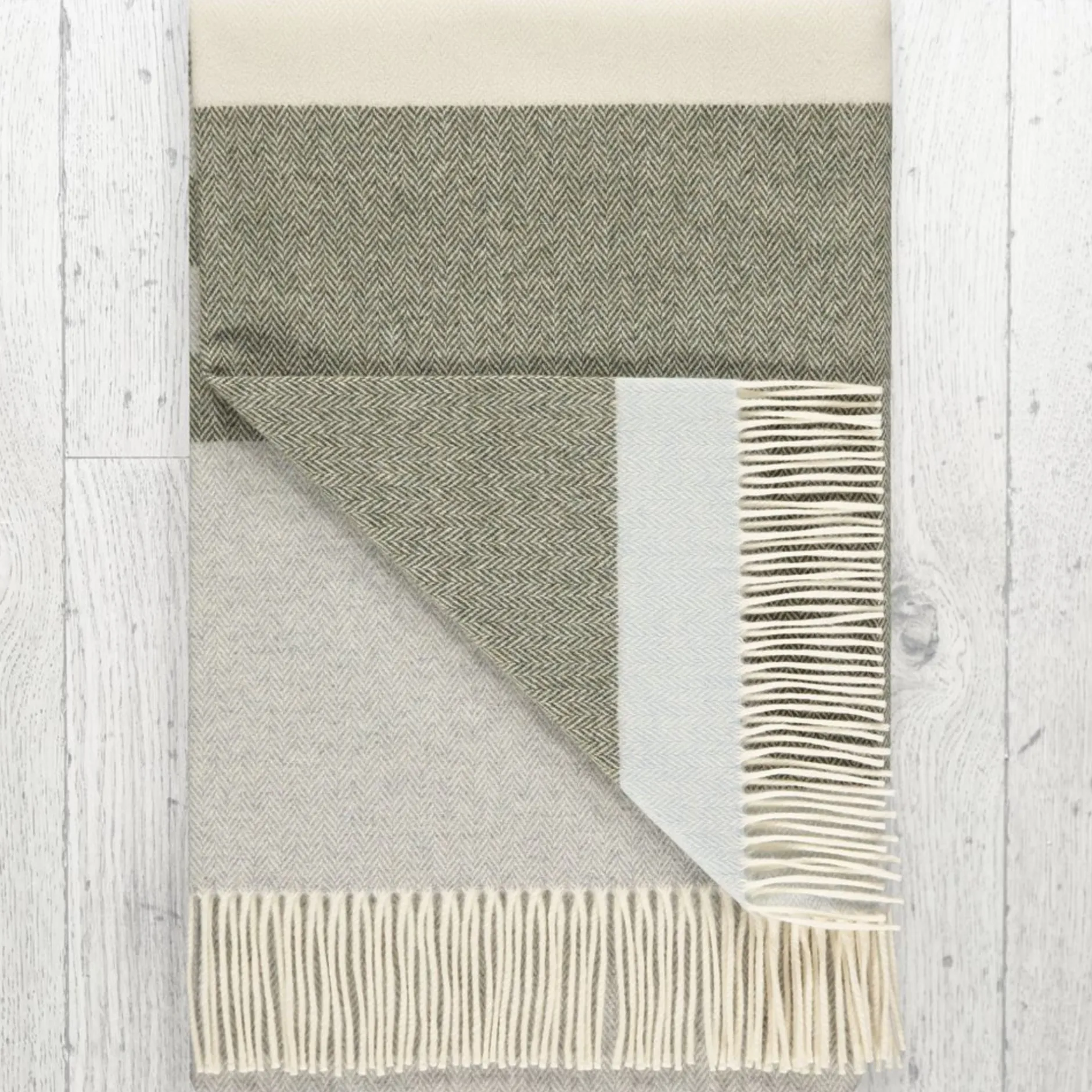 twig_lambswool_throw_5-5.webp Throws | Twig Lambswool Throw
