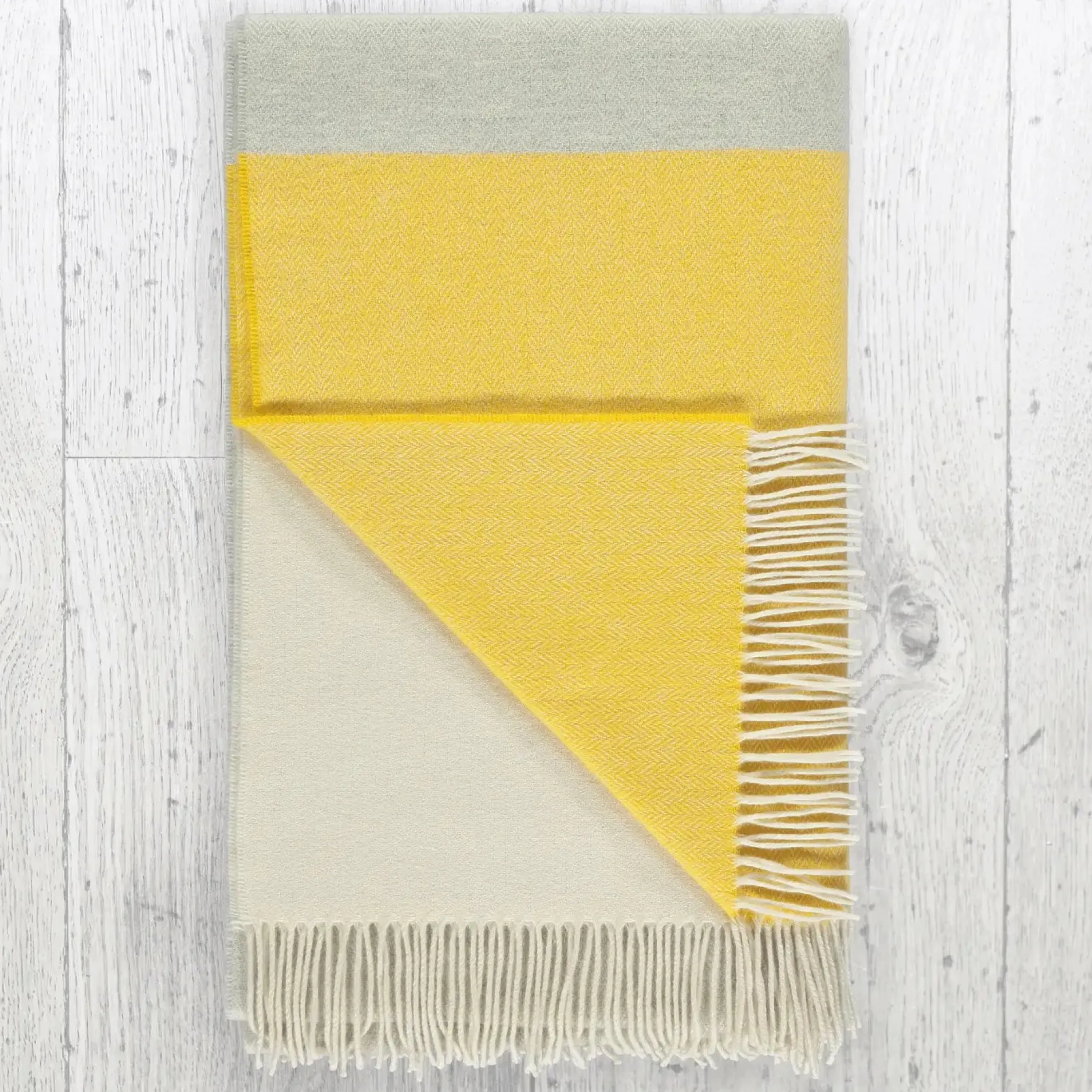 twig_lambswool_throw_6-2.webp Throws | Twig Lambswool Throw