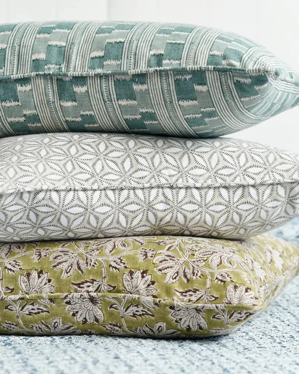Pillows | Walter G Hanami Chalk linen cushion