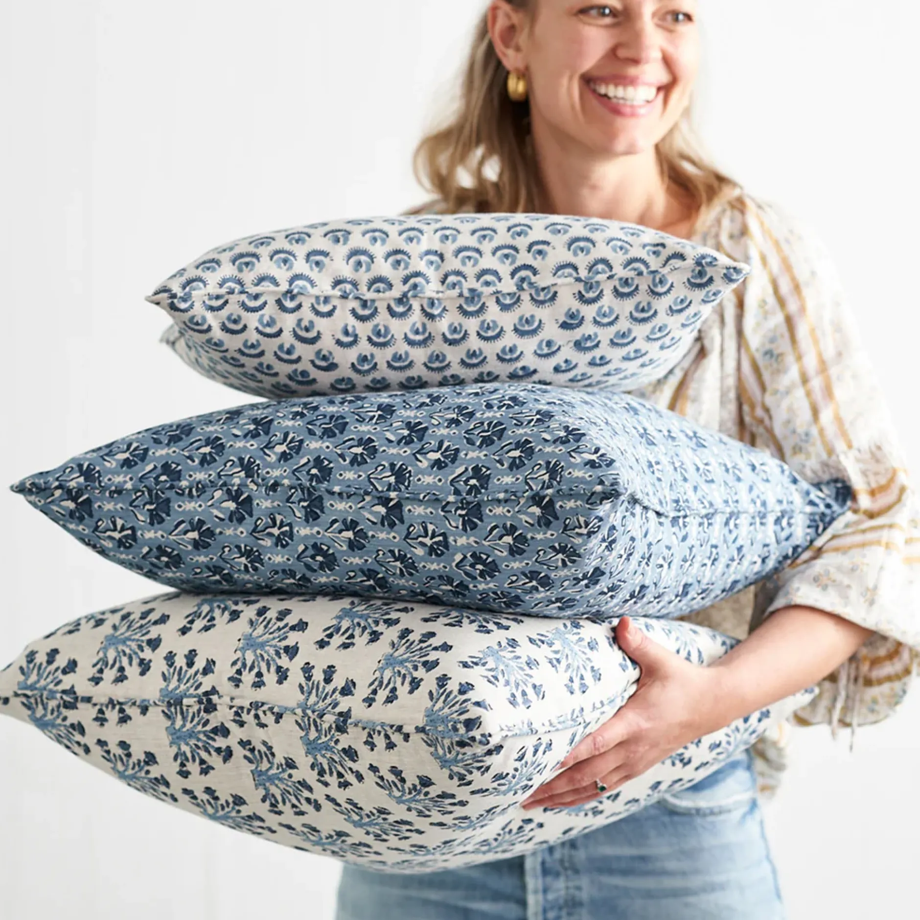 walter_g_samode_riviera_l_2.webp Pillows | Walter G Samode Riviera Linen Cushion