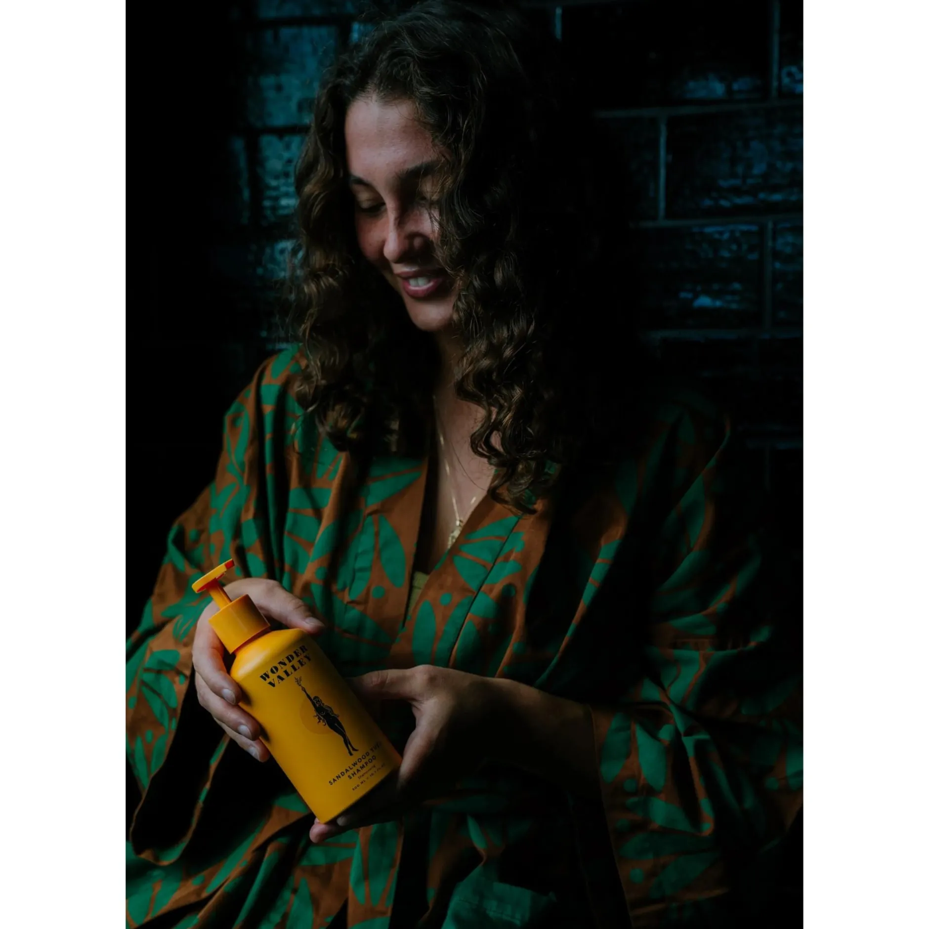 wonder_valley_sandalwood__4.webp Beauty | Wonder Valley Sandalwood Yuzu Shampoo